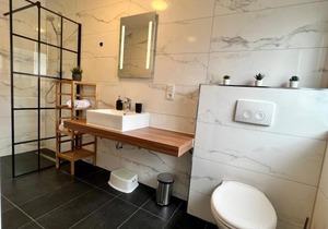 JUNIPRO Apartments & Rooms
