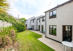 Just a few steps from the beach!