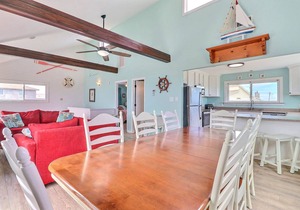 Just Beachy – Steps from Ocean, Hot Tub