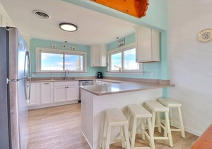 Just Beachy – Steps from Ocean, Hot Tub