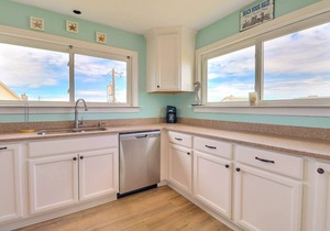 Just Beachy – Steps from Ocean, Hot Tub