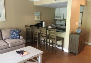 Just What You Were Looking For! Onsite Restaurant, Free Parking, Outdoor Pool
