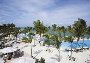 Just What You Were Looking For! Onsite Restaurant, Free Parking, Outdoor Pool