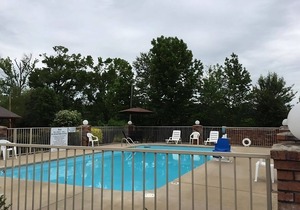 Just What You Were Looking For! 4 Serene Units, Free Parking & Breakfast, Pool