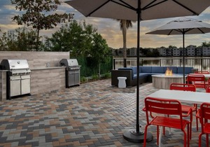 Just What You Were Looking For! 2 Great Units, On-site Pool, Near Marlins Park!