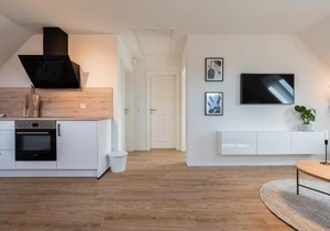 Küstenbutze im modernen Style mit Balkon