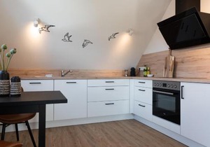 Küstenbutze im modernen Style mit Balkon