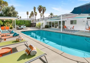 K0614-The Happy House: Fun Mid-Century Home with Pool and Spa in Central Palm Sp