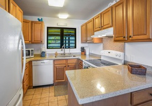 Kaha Lani Resort #325, Oceanfront, Steps to Beach, No Resort Fees!