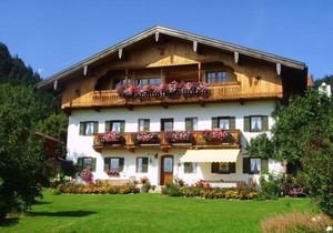 Kaiserblick two-room apartment 50sqm, shower/WC, extra bedroom, kitchen, balcony