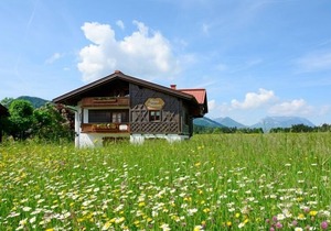 Kaiserblick Zwei-Raum-Ferienwohnung, 38m², Balkon, extra Küche, Wohn-Schlafraum getrennt