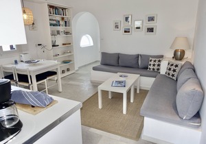 Kamari Villa-B w/private Pool & Jacuzzi
