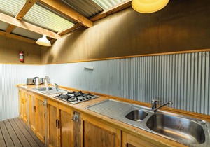 Kanuka Cabin - Ao Marama Retreat - Stunning Bush setting and Ocean Views