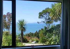 Kanuka Cabin - Ao Marama Retreat - Stunning Bush setting and Ocean Views