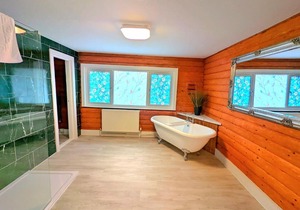 Kaoglen Doe-Feature Bathroom-Cairngorms-Pets Allowed