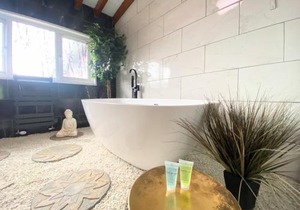 Kaoglen Zen-Feature Bath-Dunkeld-Route 500
