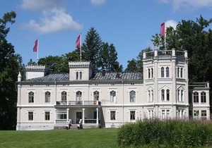 Kartanohotelli Karhulan Hovi