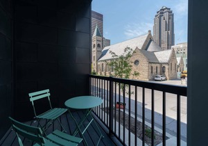 Kasa | Classic 1BD + Contactless Check-In | Des Moines