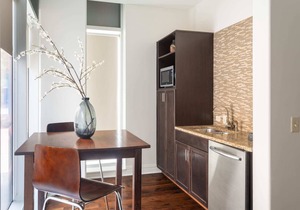 Kasa | Comfy Suite + Laptop Friendly | Austin