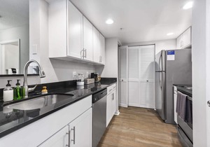 Kasa | Modern 2 BD + Pet Friendly | Delray Beach