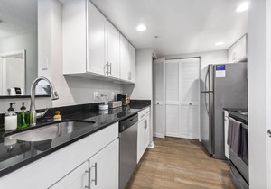 Kasa | Tranquil 2 BD + Near Golf Courses | Delray Beach