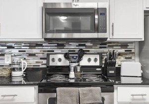 Kasa | Welcoming 1 BD + Amenity Access | Delray Beach