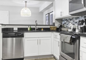 Kasa | Welcoming 1 BD + Amenity Access | Delray Beach