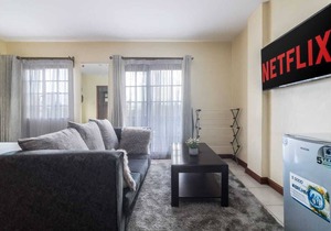 Kasri Pearl @Mvuli. Stylishly furnished. Fast wifi. Cosy