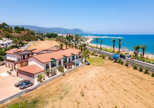 Kate's Latchi Beachfront Studio Apartment 105 by Ezoria