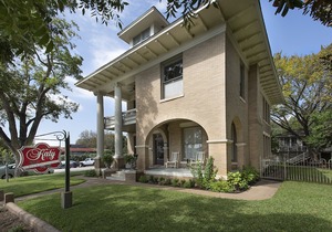Katy House Bed and Breakfast