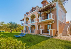 Kavos Psarou Studios & Apartments