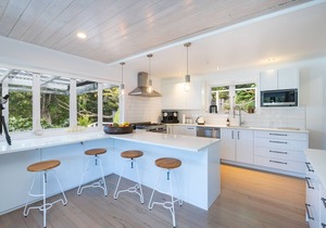 Kawau Lodge - Kotuku Master Suite plus 4 bedrooms