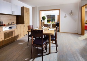Kehlstein, 1-2 Pers., 80 m², Schlafzimmer, Wohnzimmer, Kochnische, Badewanne, Dusche und WC, Terrasse