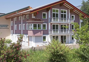 Kehlstein, 1-2 Pers., 80 m², Schlafzimmer, Wohnzimmer, Kochnische, Badewanne, Dusche und WC, Terrasse