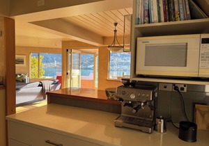 KELVIN HEIGHTS, QUEENSTOWN - lake views, sunny