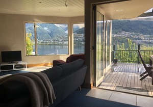 KELVIN HEIGHTS, QUEENSTOWN - lake views, sunny