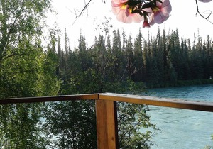 Kenai Riverfront Chalet Centrally Located on the Kenai Peninsula