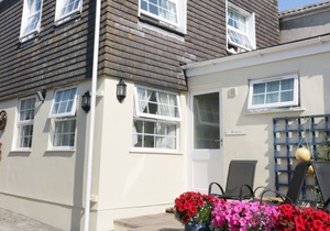 KENNACK, family friendly, with a garden in Mullion