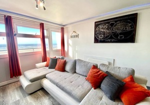 Kennedy House 2Bed Beach Front Penthouse + Balcony
