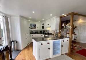 Kew Garden 2-Floors Penthouse