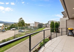 Khione 1 - 3BR Modern Townhouse l Mountain Views l WiFi l BBQ l Smart TV