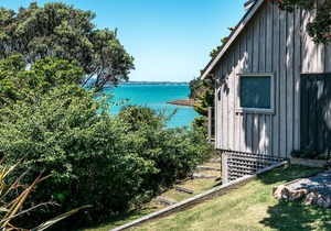 Kina Cottage - Waiheke Island Holiday Home