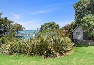 Kina Cottage - Waiheke Island Holiday Home