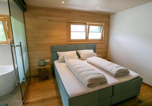 Kinast (HFT201) by Interhome