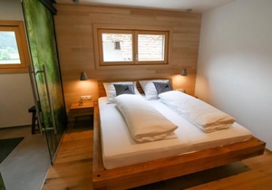 Kinast (HFT202) by Interhome