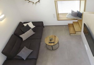 Kinast (HFT202) by Interhome