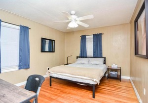 ◈ King's Retreat ◈ 3BR/2BA ◈ 1/2 mile to Tech