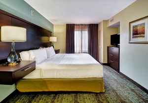 King Suite. Free Breakfast. Pool and Hot Tub. Downtown Location. Near the University of Wisconsin-Madison!
