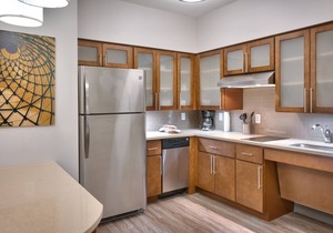 King Suite. Free Breakfast. Pool & Hot Tub. Gym. Great for Business Travelers!