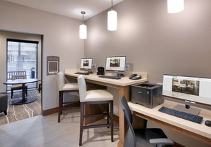 King Suite. Free Breakfast. Pool & Hot Tub. Gym. Great for Business Travelers!